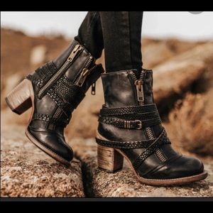 Shoes | Freebird By Steve Madden 